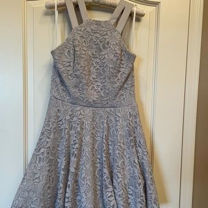 Beautiful dress only worn once!
